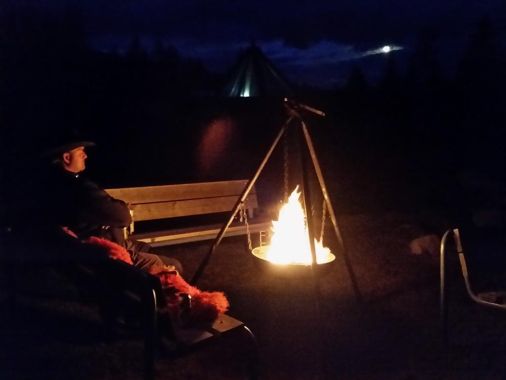 Hessdalen Ufocamp Apartment Vårhus Екстериор снимка